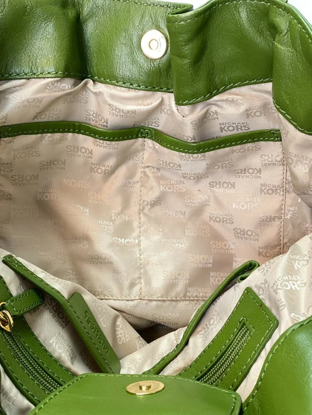 Michael Kors Hamilton Green Leather Satchel | Buckle Top Handle | 💚Brenna - Picture 5 of 13